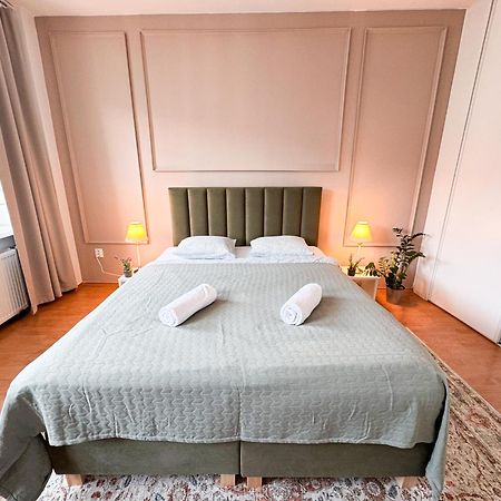 Gorgeous City Center Apartment In Bratislava With Free Parking 외부 사진