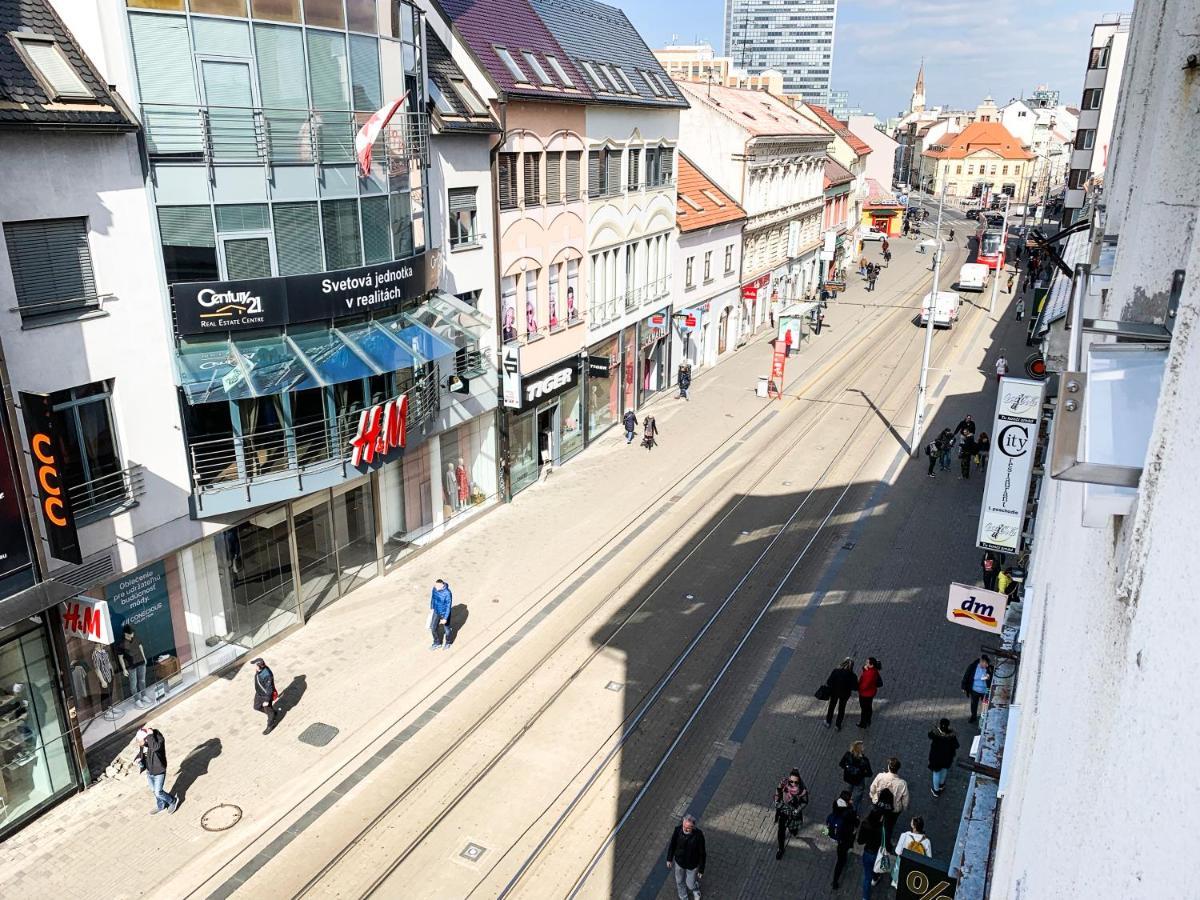 Gorgeous City Center Apartment In Bratislava With Free Parking 외부 사진